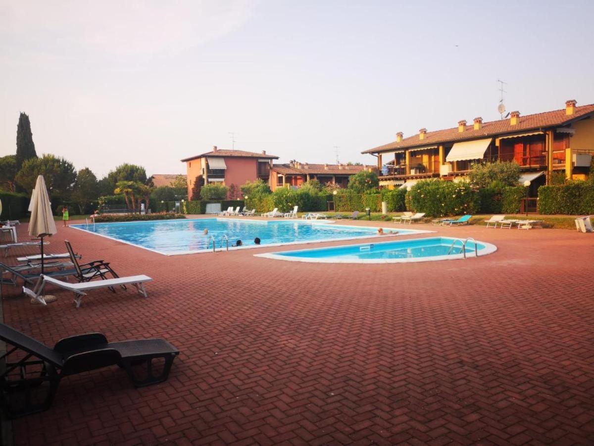 Gardappartamenti Cascinale Pool 데센자노델가르다 외부 사진